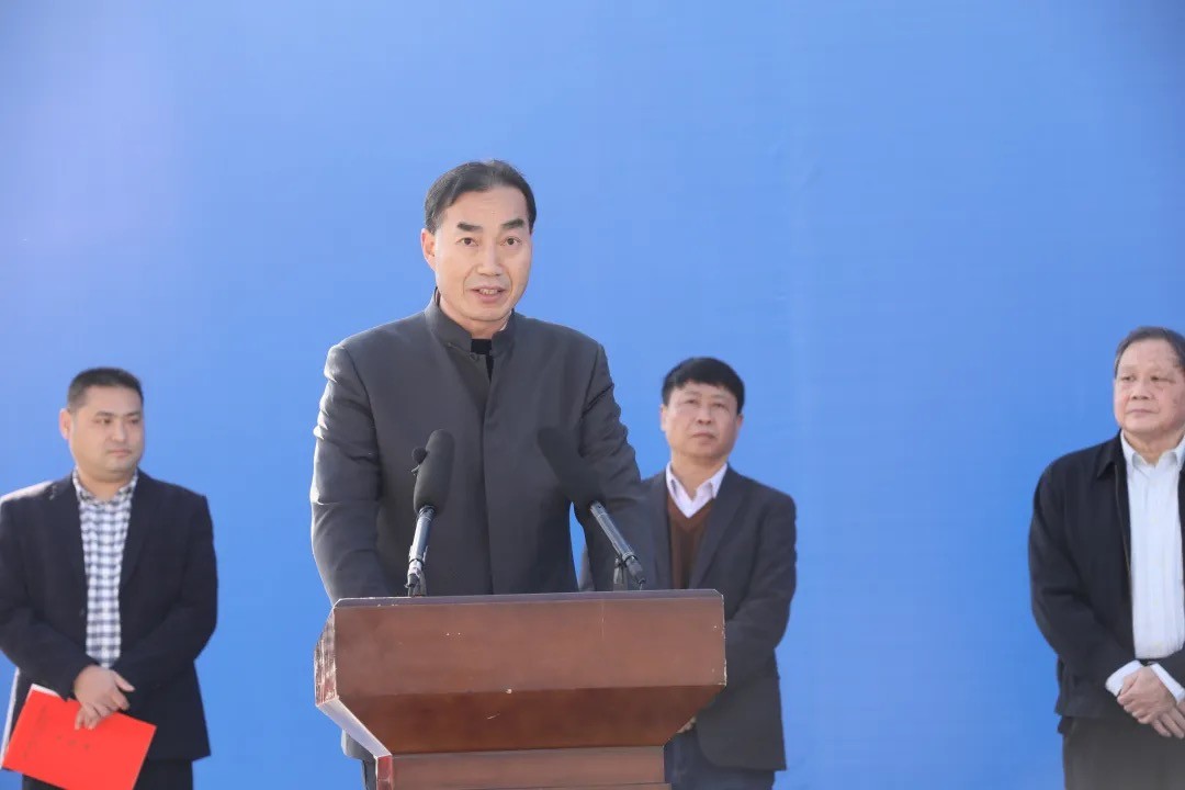 東西部攜手 加速新能源產業(yè)落地——暉陽新能源10萬噸鋰電池材料項目在黔開工