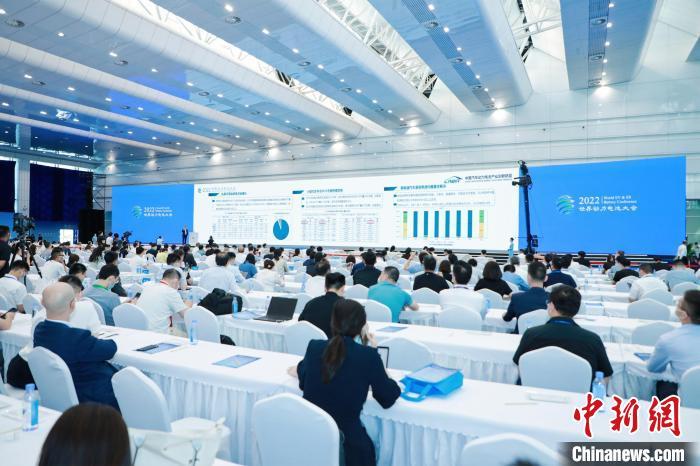 2022世界動力電池大會主論壇現場?！?022世界動力電池大會組委會 供圖
